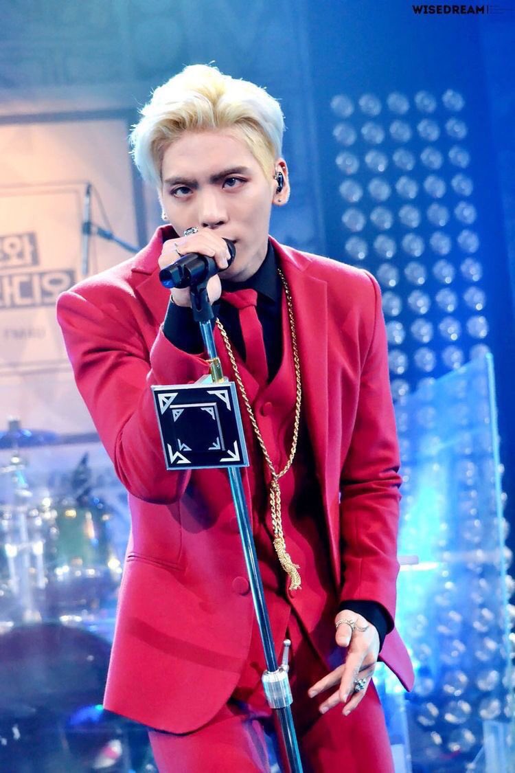 BeautifulJong's tweet photo. [fortune cookie message]

❝To keep your own pace in this busy world seems like such a difficult thing to do❞

— Jonghyun, 𝓑𝓵𝓾𝓮 𝓝𝓲𝓰𝓱𝓽

cr: thatcoolcatmeow https://t.co/wR1wrnZwO7