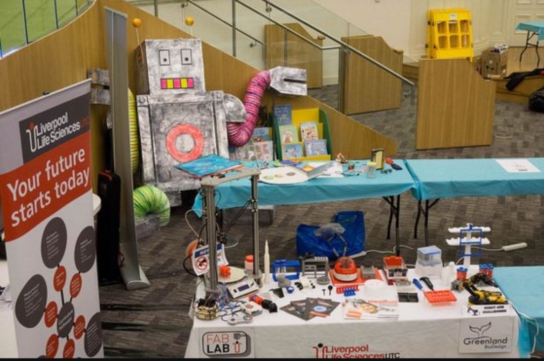 Ka81's tweet image. A2 Way back in 2015 @Libxx1 @CodeClub brought a giant cardboard robot to the very first #makefest ...rest is history 🤣 #CodeChat