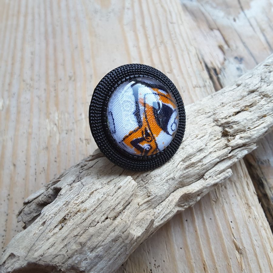 ThyliaCrea's tweet photo. Qui vous passera la bague au doigt ?
Saint Valentin quand tu nous tiens 🧡
#emojibzh #bijouxtissu #saintvalentin #waxfabric #bagues💍 #bzh #toutcommenceenfinistere #faimainbreton #createurbijoux #metalnoir https://t.co/i9FlxL0R6l