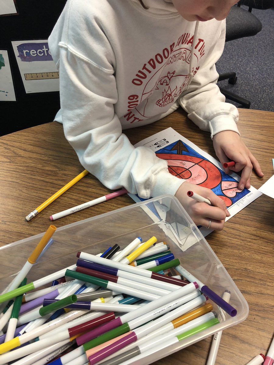 Ms_KBowers's tweet photo. The best way to brighten a gloomy day? Reviewing facts with some calming color by answer! ❤️🤍🖍➕#twobirdsonestone #centralfoxes https://t.co/c0qol62sI6