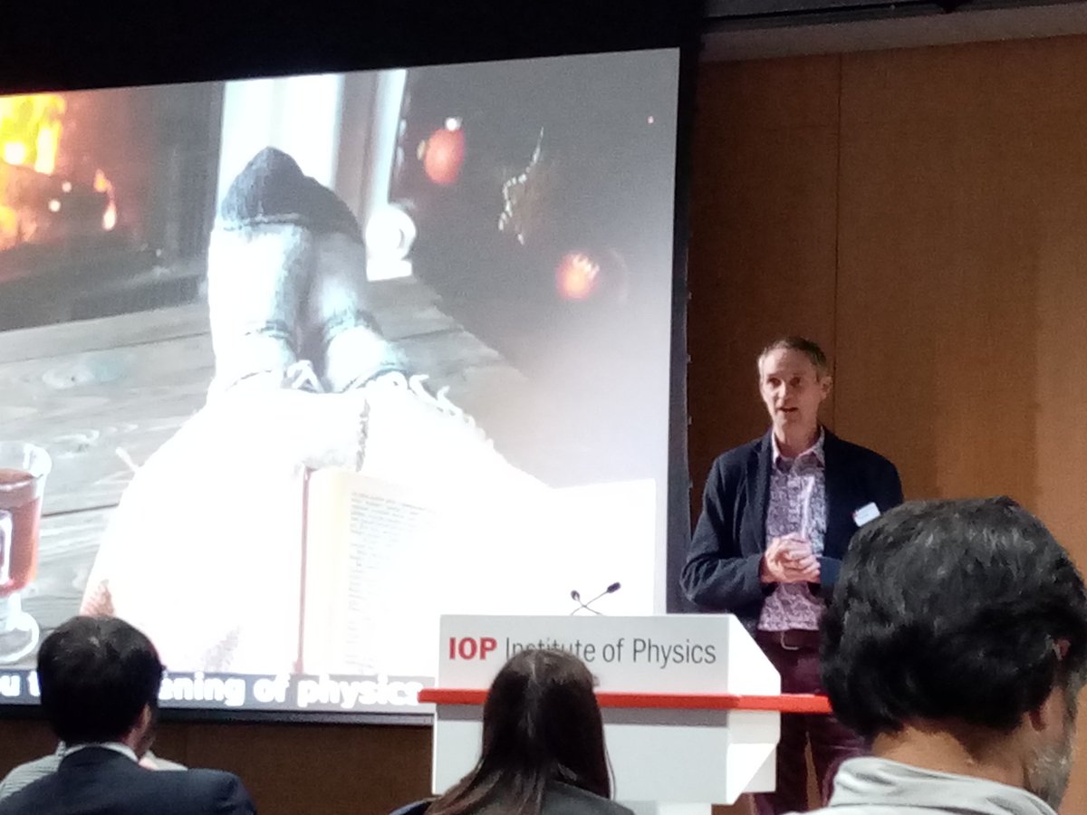 physicsDrB's tweet photo. Excited to be at @IOP for a talk on storytelling in physics. #teachingwithjoy https://t.co/D4xTB9Efbi