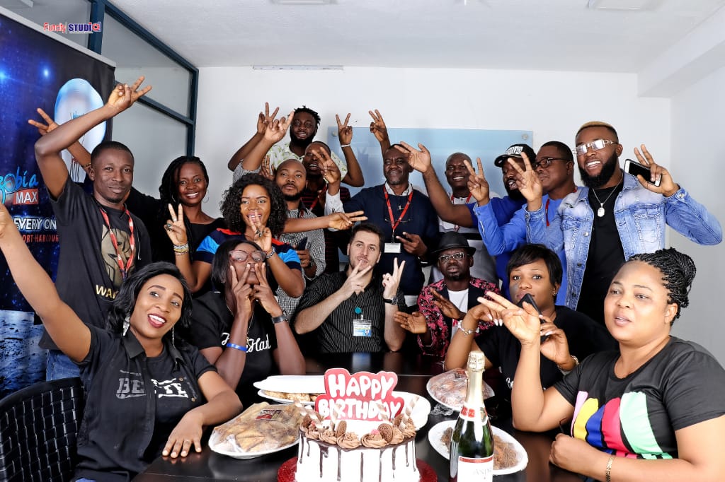 McBluetoothCCFR's tweet photo. On the 31st of Jan we started out with celebrating the birthday babies
Ps; old people everywhere lol
Tag anyone you see here
#staffweek #cwistaffweek
#Coolfmclubinvasion #clubinvasion
S/o to #bchops and #Exquisitecakeshop https://t.co/YseyagLJcH