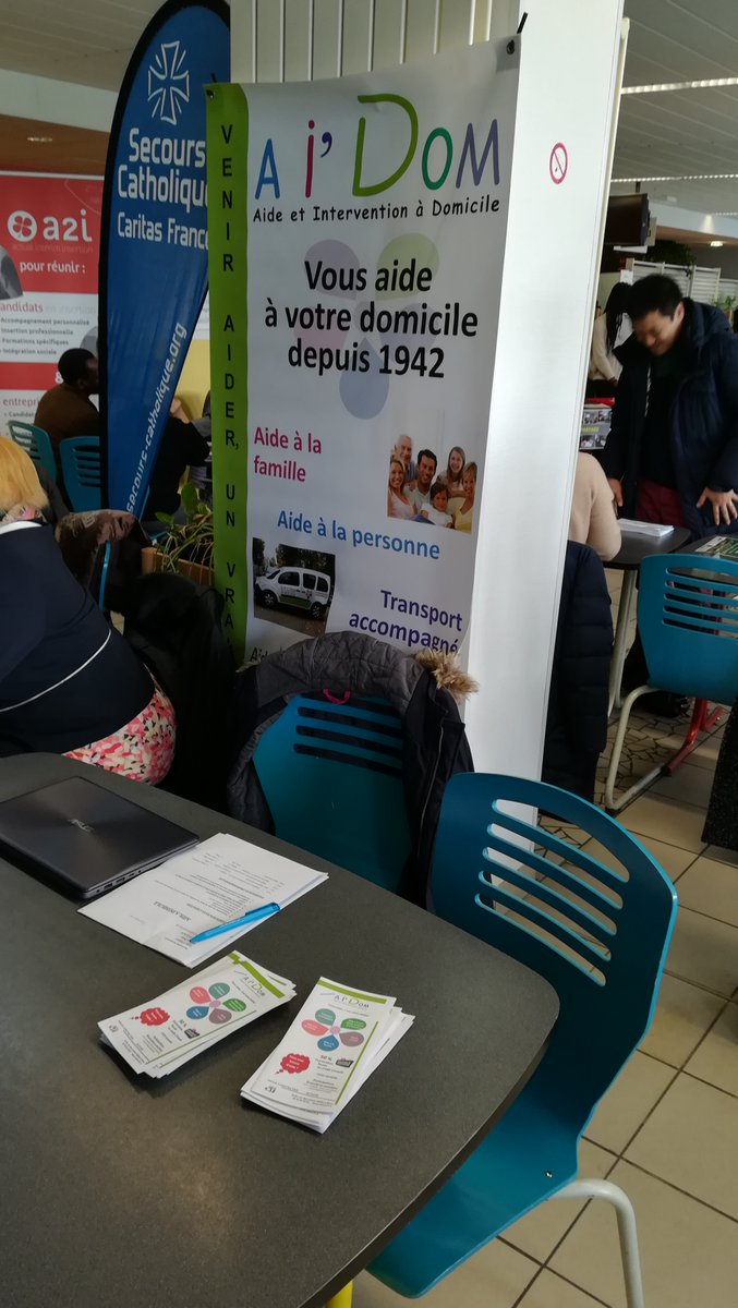 AIDOM10's tweet photo. Cette après-midi, @AIDOM10 était présent au Forum "Emploi(e) Moi" organisé par Le collectif Le Mans Solidaire à l'@AFPA_PDL.
L'occasion de rencontrer des candidats et d'informer les partenaires sur nos solutions de gardes d'enfants.
#multiaccueil #TISF @cnaf_actus https://t.co/FKIcCbWgNf