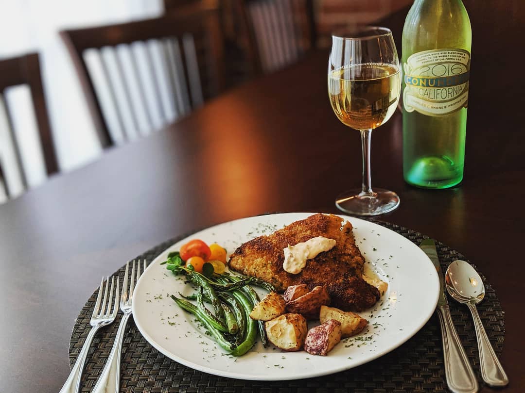 TTarratine's tweet photo. Celebrate Valentine’s Day on Saturday, February 8th! 💘
“DINNER AND A SHOW” - $50 per person 
“DINNER, A SHOW, AND STAY” – $225 per couple
All prices are plus tax, gratuity and beverages.
To book - TheTarratine@gmail.com | (207) 992-4090 https://t.co/MVkSKjrmJ5