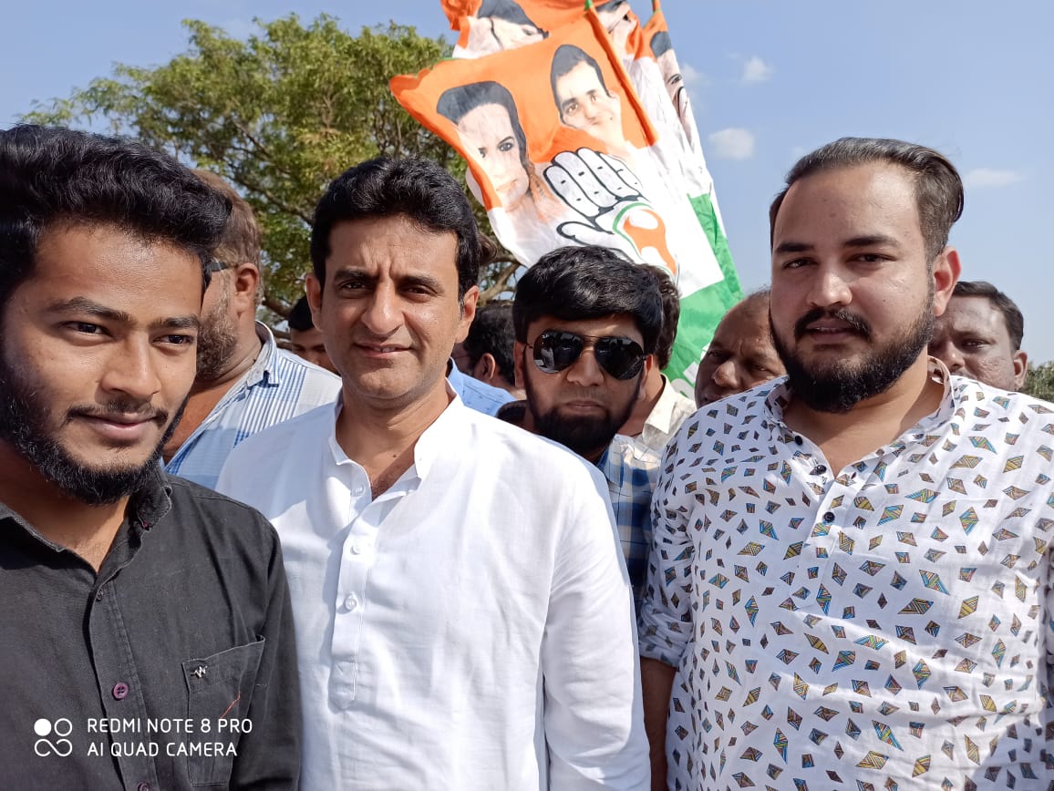 Fareedkhan999's tweet photo. Congress Respected leaders @ArshadRizwan @MLCvijaysingh @Ravi_Bosuraju #Fareed_Khan #Dist_President Youth Congress other respected leaders Visited #Shaheen_Institution regarding Case Filed,Visited #Arrested_Teacher &amp; #Childs_Mother at Bidar Jail &amp; Discussed with Bidar #SP_Nagesh. https://t.co/oq30HA5utf