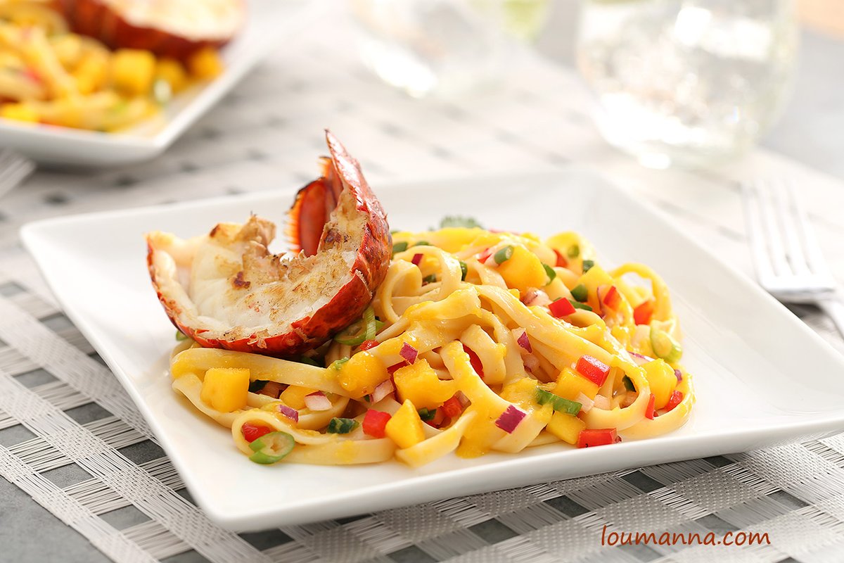 Here's a delicious use of leftover salsa on this "Tasty Tuesday" after the Super Bowl!👍
How about lobster with salsa fettuccine!?!? 👌
Simply deeeeelicious! 🎉
Photo by meeeeeeee!😇

#tastytuesday #renofoodies #buzzfeast #buzzfeedfood  <a href="/barillaus/">Barilla US</a> @rgjtaste <a href="/yelpreno/">Yelp Reno</a> <a href="/LouManna/">Lou Manna</a>