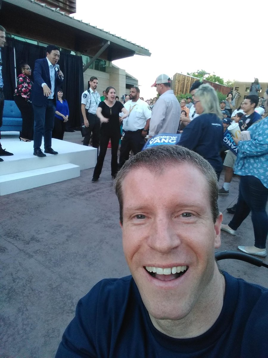 tuser5555's tweet photo. @AndrewYang I'm already pumped up to continue text banking! #TextBankGang #YangGang #Yang2020 https://t.co/AQFJgGVH6L