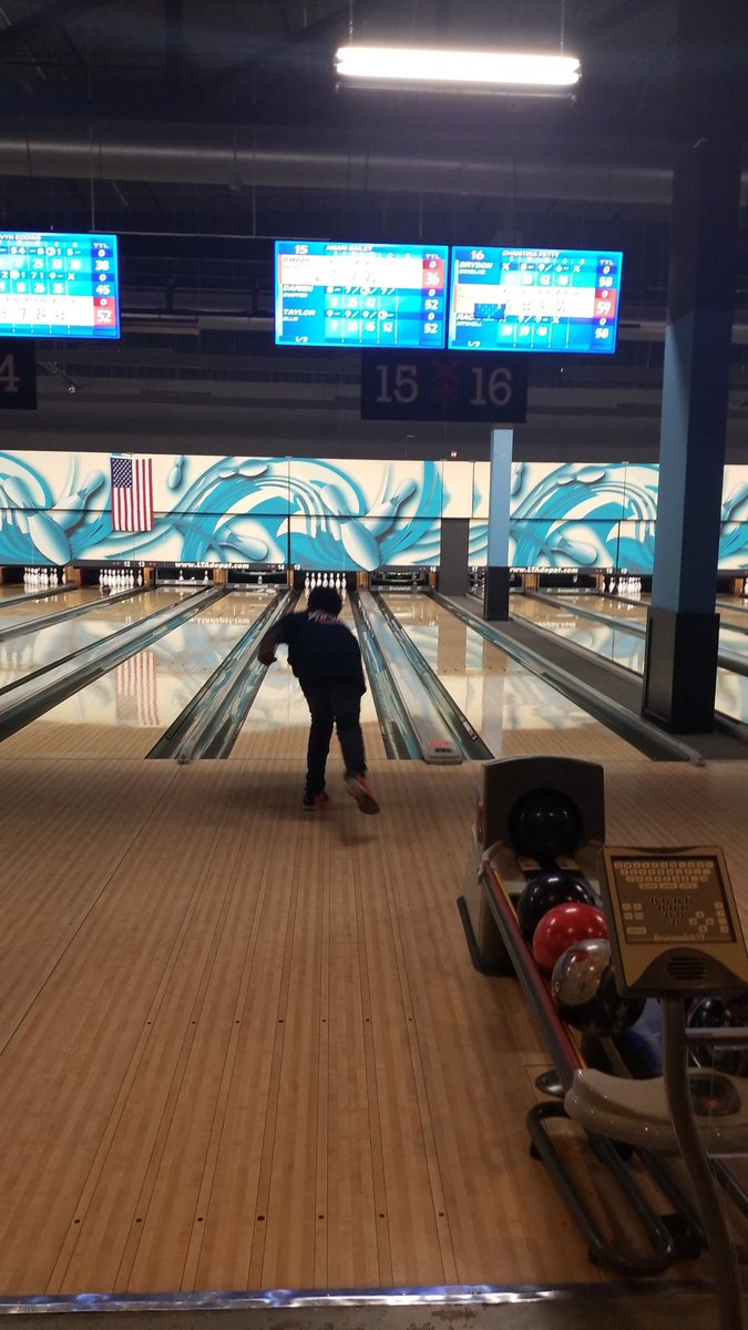 OMS Bowling working hard to defeat Tullahoma.#getready <a href="/Sinorscience/">Elizabeth</a> <a href="/OMS_Chargers/">Oakland Middle School</a>