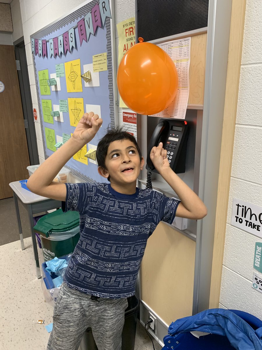 TeamSuperDennis's tweet photo. No fun had during our Static Electricity experiment!! ππ #msdennisavp #avpsrocks #staticelectricity #forceofcourse https://t.co/a38HGcBVUw