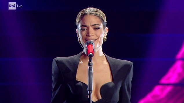 merdato_calcio's tweet photo. È da troppo tempo che non vince una donna. E stasera #Eloide ha lanciato la sua candidatura forte.
Sound pazzesco curato da @Dardust e testo del genio @Mahmood_Music
QUI VE LO DICO 🔥🔥♥️
@Elodiedipa con #ADROMEDA vincerà il #FestivalDiSanremo
#Sanremo2020 | #Sanremo https://t.co/xyqsxoveKB