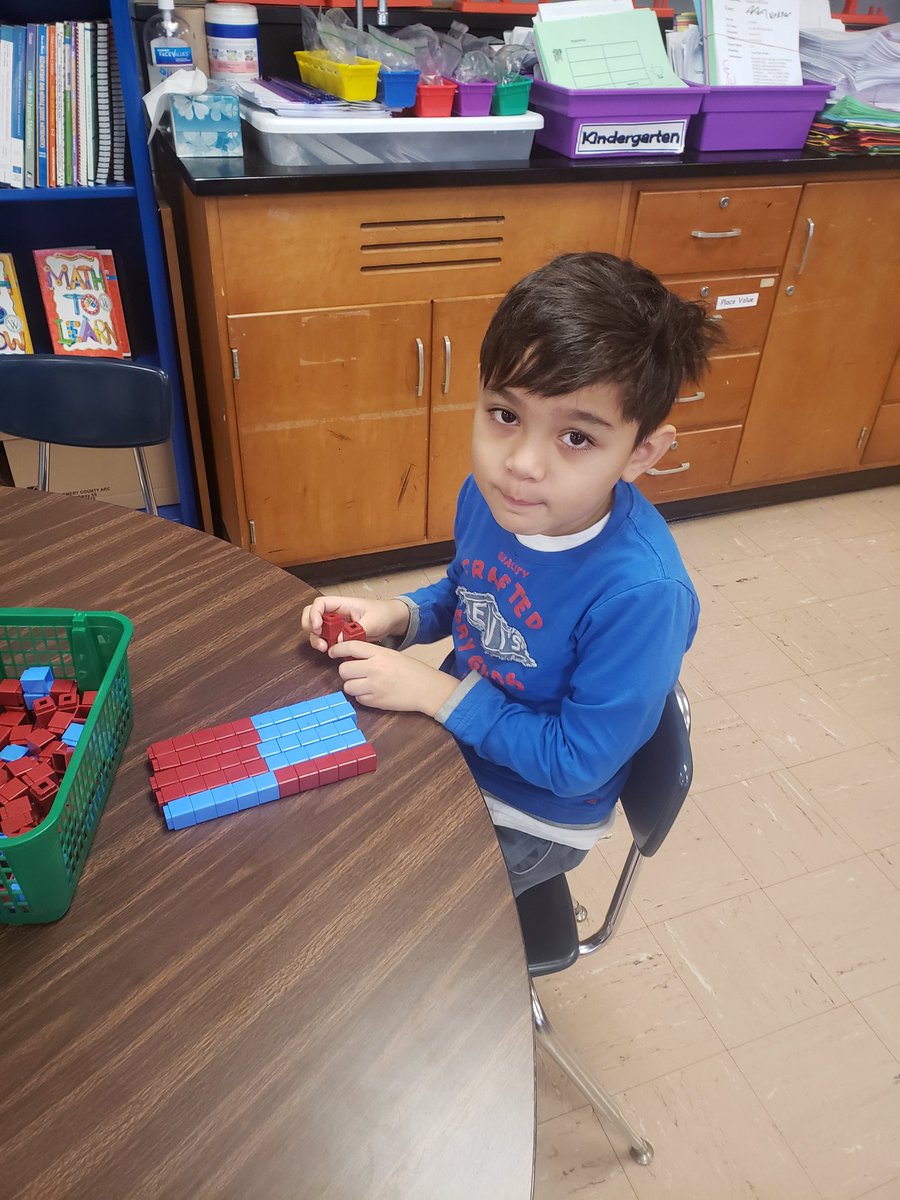 Place value exploration! First graders make groups of ten to count unifix cubes. <a href="/SEM_Dalers/">SEM Dalers</a> <a href="/JenniferJOlsen/">Jennifer Olsen, Ed.D</a> <a href="/MissCPalladino/">Ms. Palladino</a>