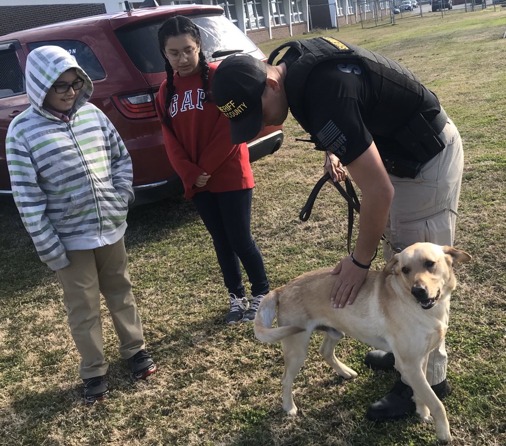 LisaSHydeCTE1's tweet photo. Local resources assist in educating our students in careers of interest. Deputy Joey Williams &amp; K9 Officer Blackburn Warner present to 5-8th graders whose interest is Law Enforcement. Joey’s knowledge stems from; CO, Deputy Sheriff &amp; Marine Fishery #HydeCTE https://t.co/jNe2IIo23n