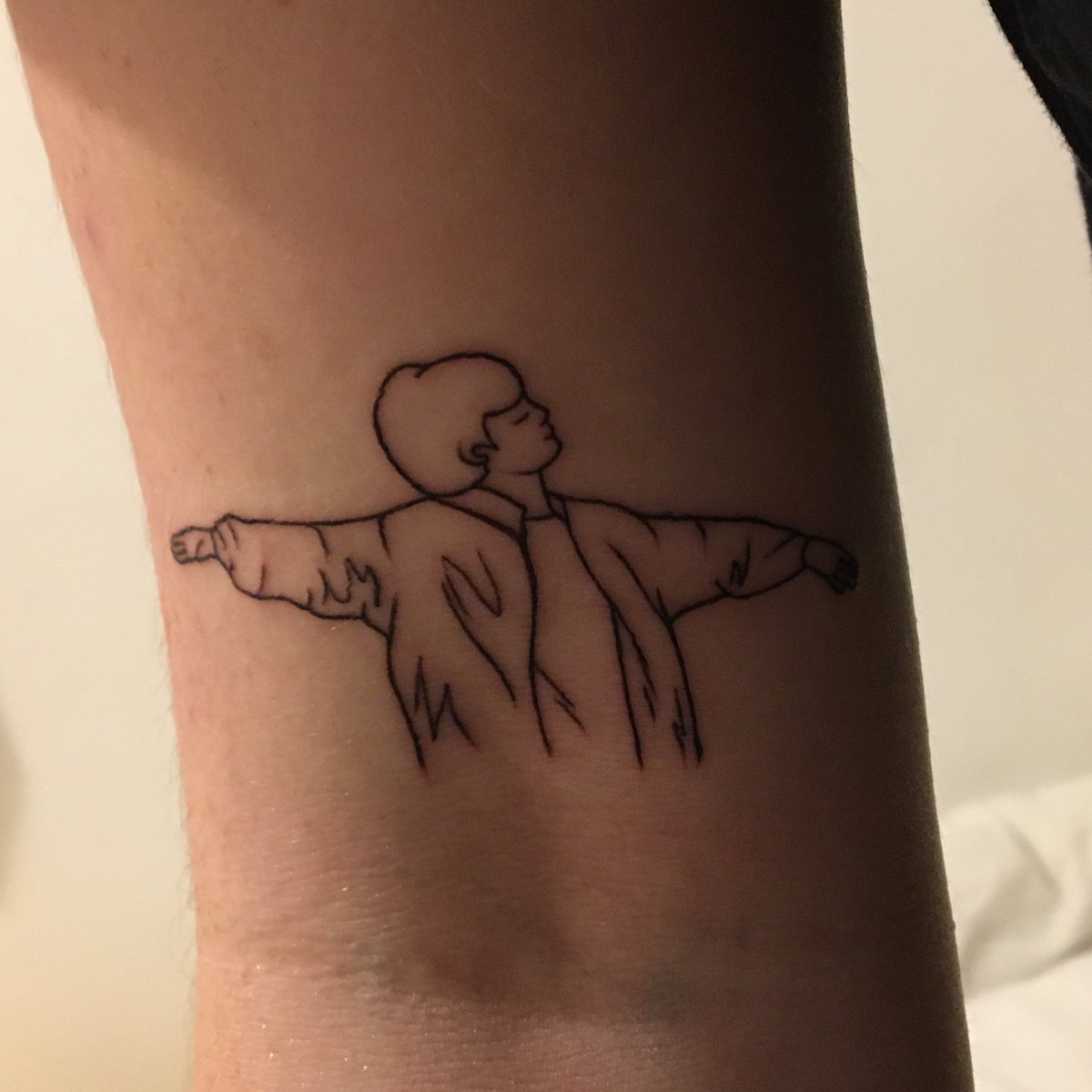 ❃.✮:▹ 60/365my little euphoria i love you so much thankyou for everything<3 this song means a lot to me and the video is so beautiful, i’m over the moon to be able to carry a reminder around with me forever
