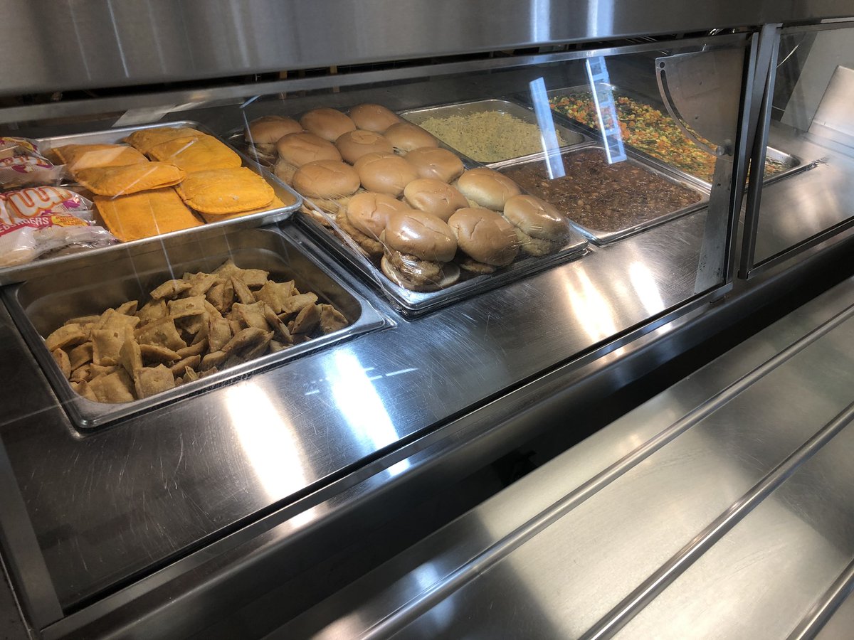 Serving a nutritious lunch at Young Men’s Prep. Very proud of my food service staff. <a href="/MDCPSCentral/">Central Region</a> <a href="/MDCPSCommunity/">Family and Community Engagement at M-DCPS</a>