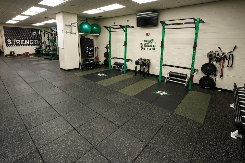 Our 1″ thick inlaid platform system optimizes space and provides durability to withstand the impact of Olympic weight lifting. Learn how our AktivPro floor can improve your facility: ow.ly/c2xB30qeZM7