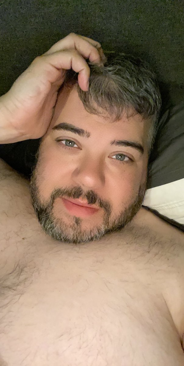 Castillotj07's tweet photo. Netflix and Chill? #partyofone #silvercub #gaybear #beardedgay #greeneyes #gaychub #saltandpepper  #bodypositivity #TuesdayThoughts #chubbychasers #chubbygay #netflixandchill https://t.co/fEc9pnqPbk