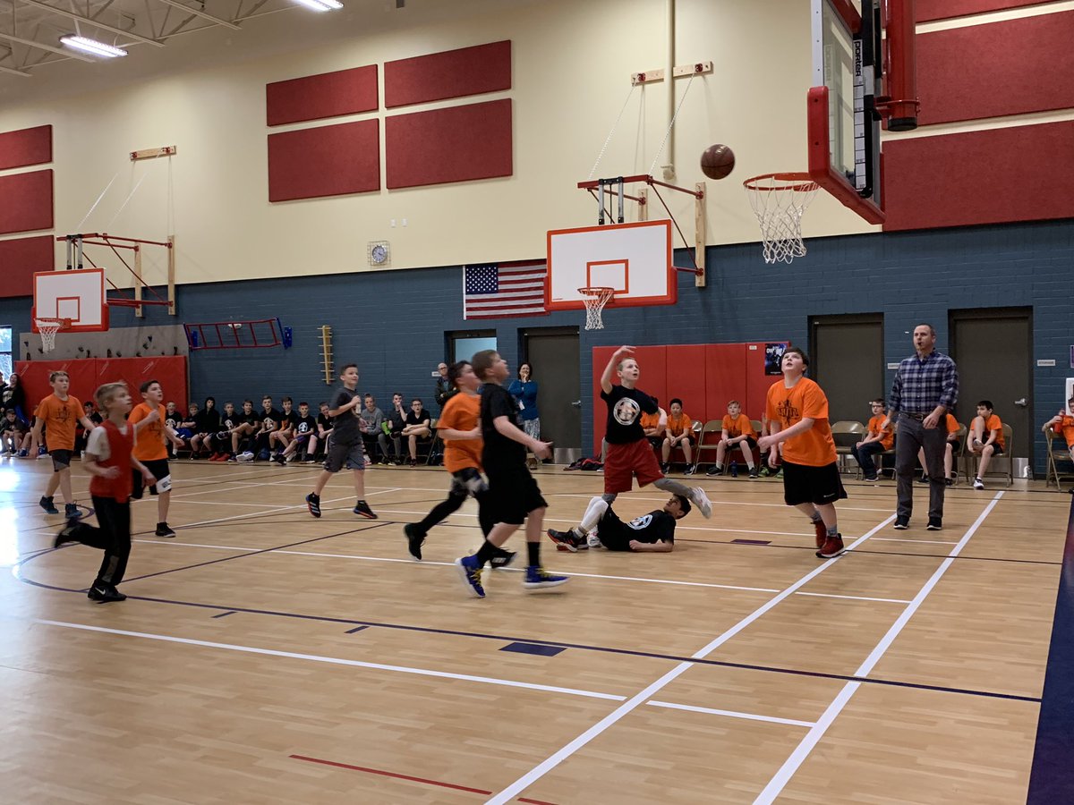 AmityElem's tweet photo. It’s Amity vs Amity tonight!  Go #amitygroundhogs #bsdpride https://t.co/FDSFx40d83