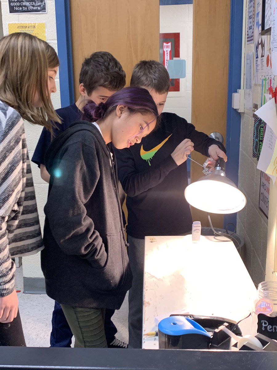 RandiMorin80's tweet image. Testing heat energy #bravobburg @WhitonVP #fourthgradescience