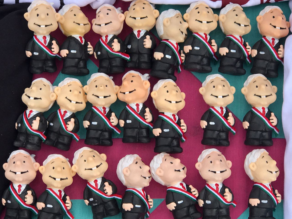 PiperThread's tweet photo. ¿Por qué les es importante la imagen del Presidente?

Antes de continuar y responder esta pregunta siempre es importante definir, ¿para quién es importante y por qué?

1/13 https://t.co/IJEGtF0miv