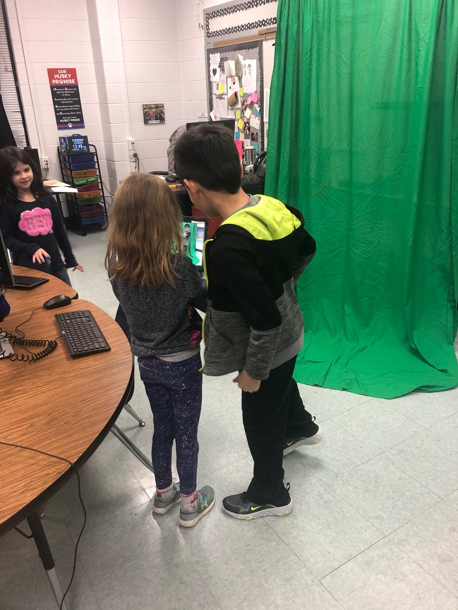 HHETechnology's tweet photo. Green screen fun with 2nd graders! https://t.co/J7JWc3CvZG