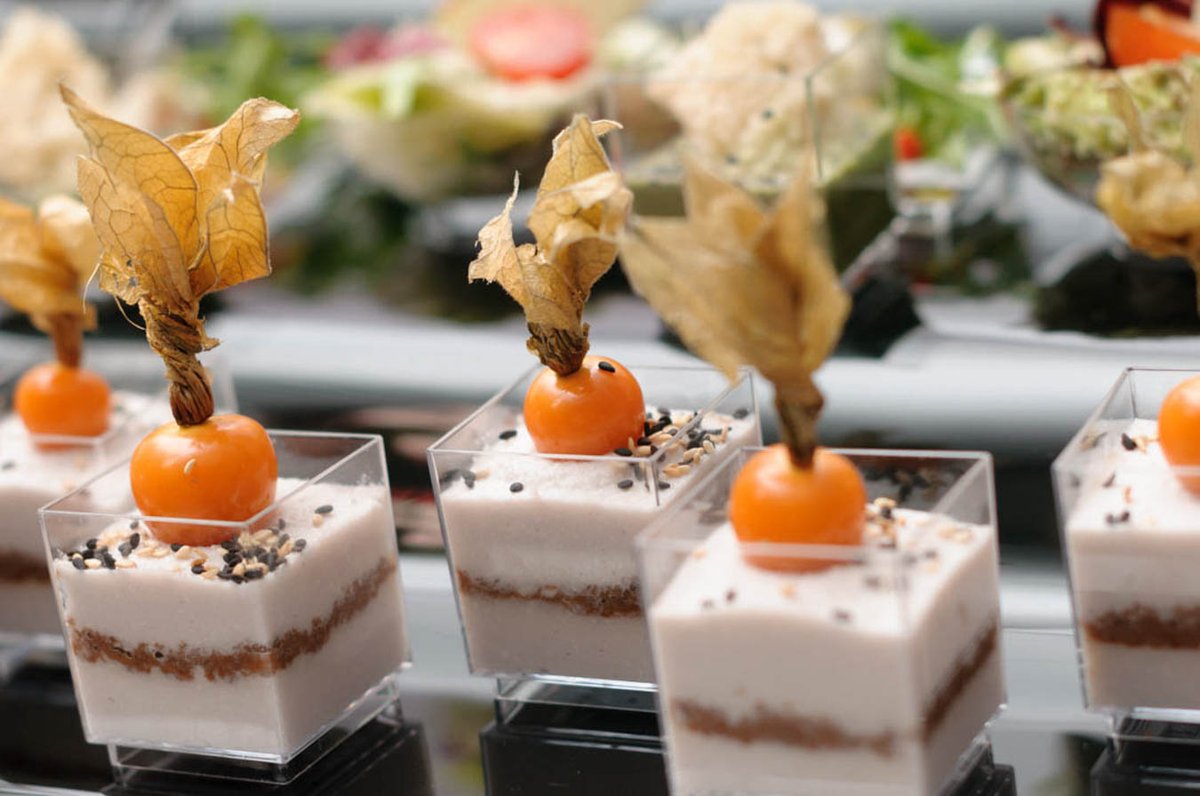Sanchezcheesec1's tweet photo. Sanchez Cheesecakes works hard so you don't have to. Relax and give me a call so I can handle all of your Dessert Catering needs. Give me a call today at 1(469) 416-3804 ! #Desserts #DessertCatering https://t.co/h63XA6V4MM https://t.co/EQpGRlqN01