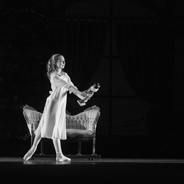 BalletNext's tweet photo. #nutcracker #bhdt @sienna_hin.ballet photo by @kristinlinneabacke @rushmoreplazacc https://t.co/95suLfeZf0 https://t.co/g57eZcm2eD