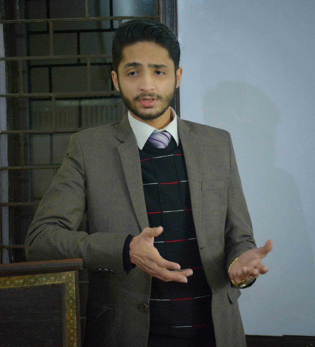 HumayunMHA's tweet photo. Recent seminar held on 31 Jan 2020 at MCCS. 🎓
To spread the knowledge regarding international trading market and Forex trading. 💹
The blessed moment when the Institute, where from you studied invites you to spread knowledge and share your work to their students.💖
#HumayunMHA https://t.co/laItBLNp6t