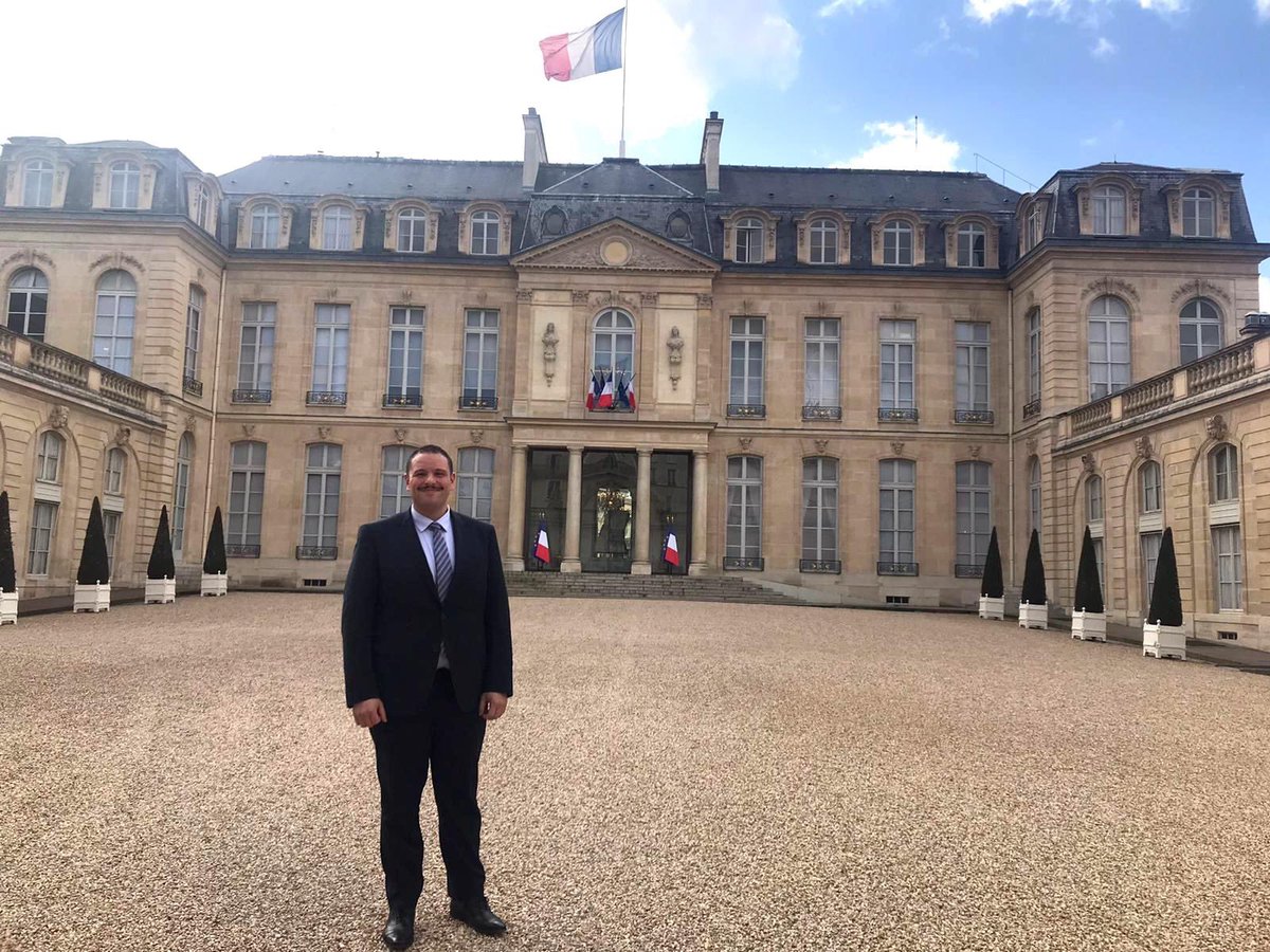 RadoineMEBARKI's tweet photo. Très fier d'avoir été reçu ce matin à l'Élysée pour présenter les expérimentations et projets menés dans le Grand-Est.
Merci à Pôle emploi Grand Est, Ministère du travail, Direccte Grand Est, Région Grand Est.
#100%inclusion #coalitionemploi #tousrepreneurs https://t.co/T5tSIjVhKW