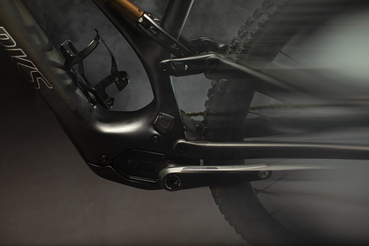 Specialized tweet media