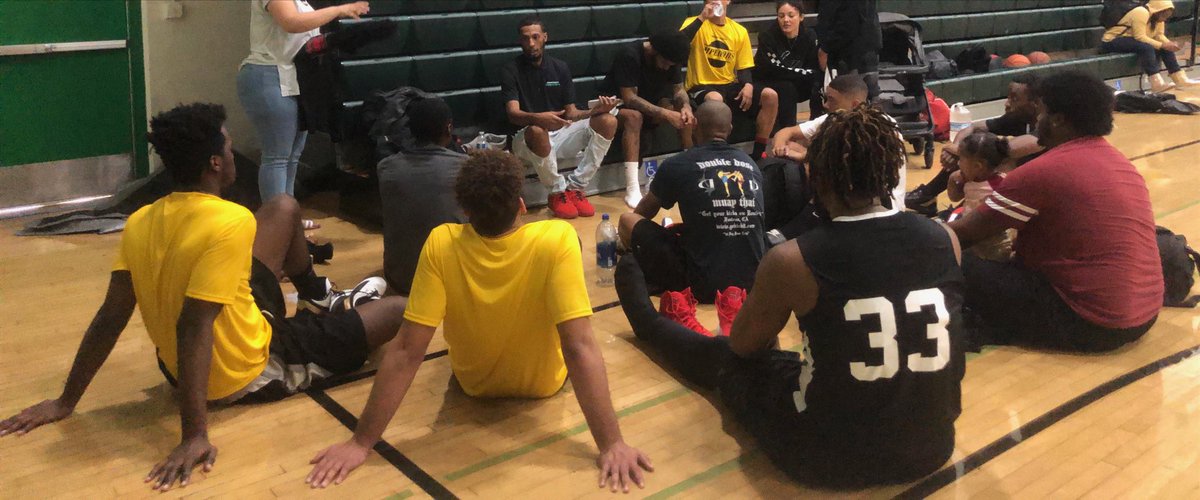 Sniperro12's tweet photo. “The most important thing is to try and inspire people so that they can be great at whatever they want to do” -Kobe Bryant #MambaMentality https://t.co/YrWxXBJXCO