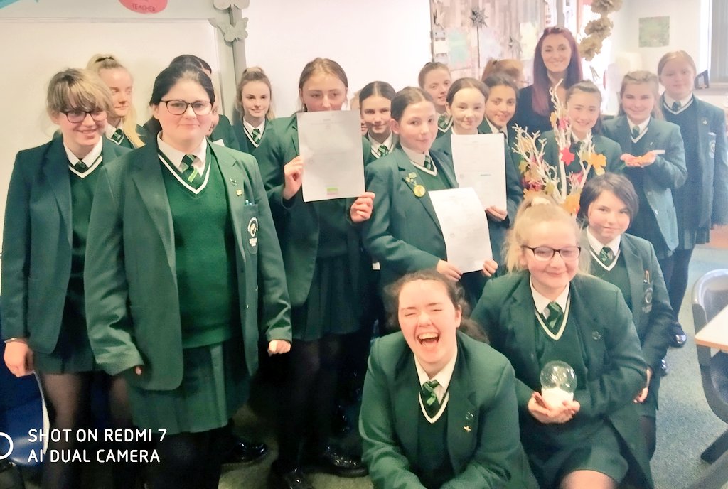 ccurrie087's tweet photo. 8Peace working on their gratitude tree and mindfulness with Aine from Soul Tribe. #notjustaweek #ChildrensMentalHealthWeek2020 @StCeciliasDerry @BBHealthForum https://t.co/66XlXRQsmq