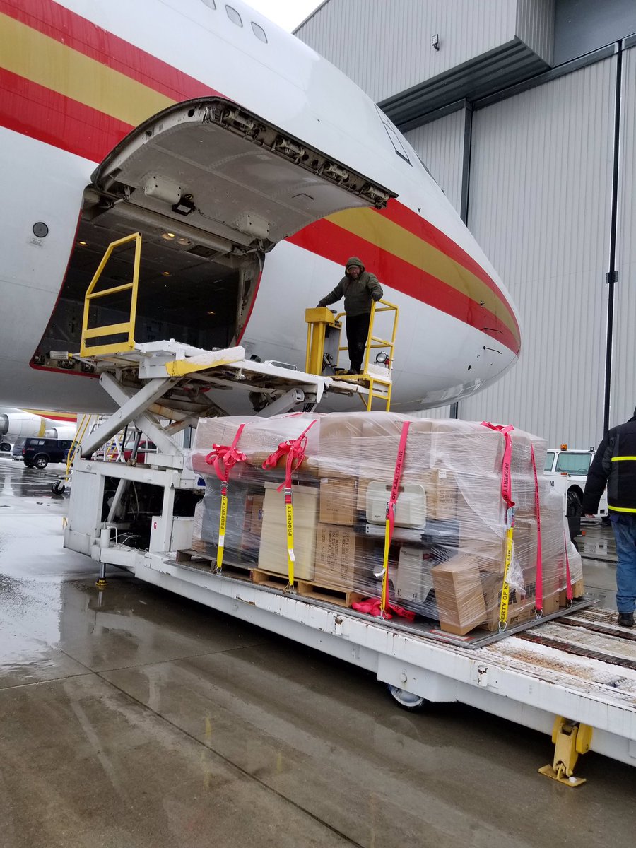 SecPompeo's tweet image. Proud of our rapid facilitation of the delivery of donated life-saving personal protection equipment and medical and humanitarian relief supplies to the people affected by the #coronavirus in #China. Grateful to the generous U.S. organizations donating to the relief efforts.