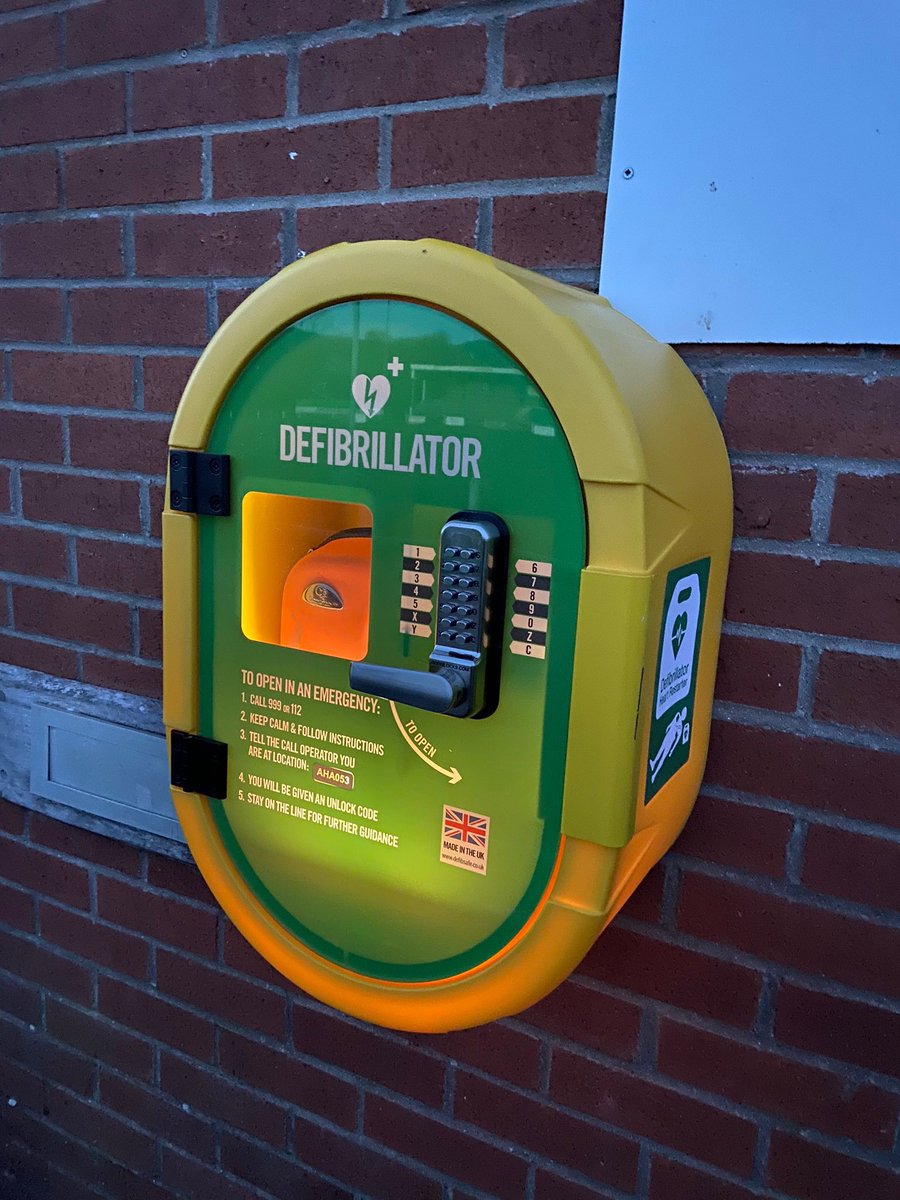 SJACCityCardiff's tweet photo. Do you know how to use a defibrillator in an emergency to save a life? 

Have you been shown how to use one?

If the answer is NO, then you need to sit on one of our FREE Defibrillator Awareness Sessions running every Wednesday evening. Sign up here: https://t.co/wDrc3mvmwU https://t.co/SrEWUh1kJt