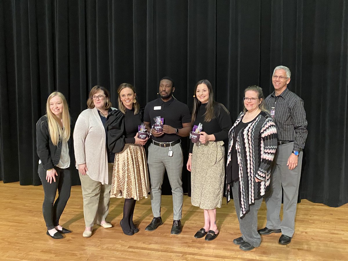 Great first day of our <a href="/SAGUBusiness/">SAGUBusiness</a> seminar! Amazing alumni TED talks filled with #realtalk and advice! Thanks to @_SamuelBroadus, Heidi Hood, and @hdot_53 for sharing their gift with us! #BusinessUnusual #BeTheLight @sagu
