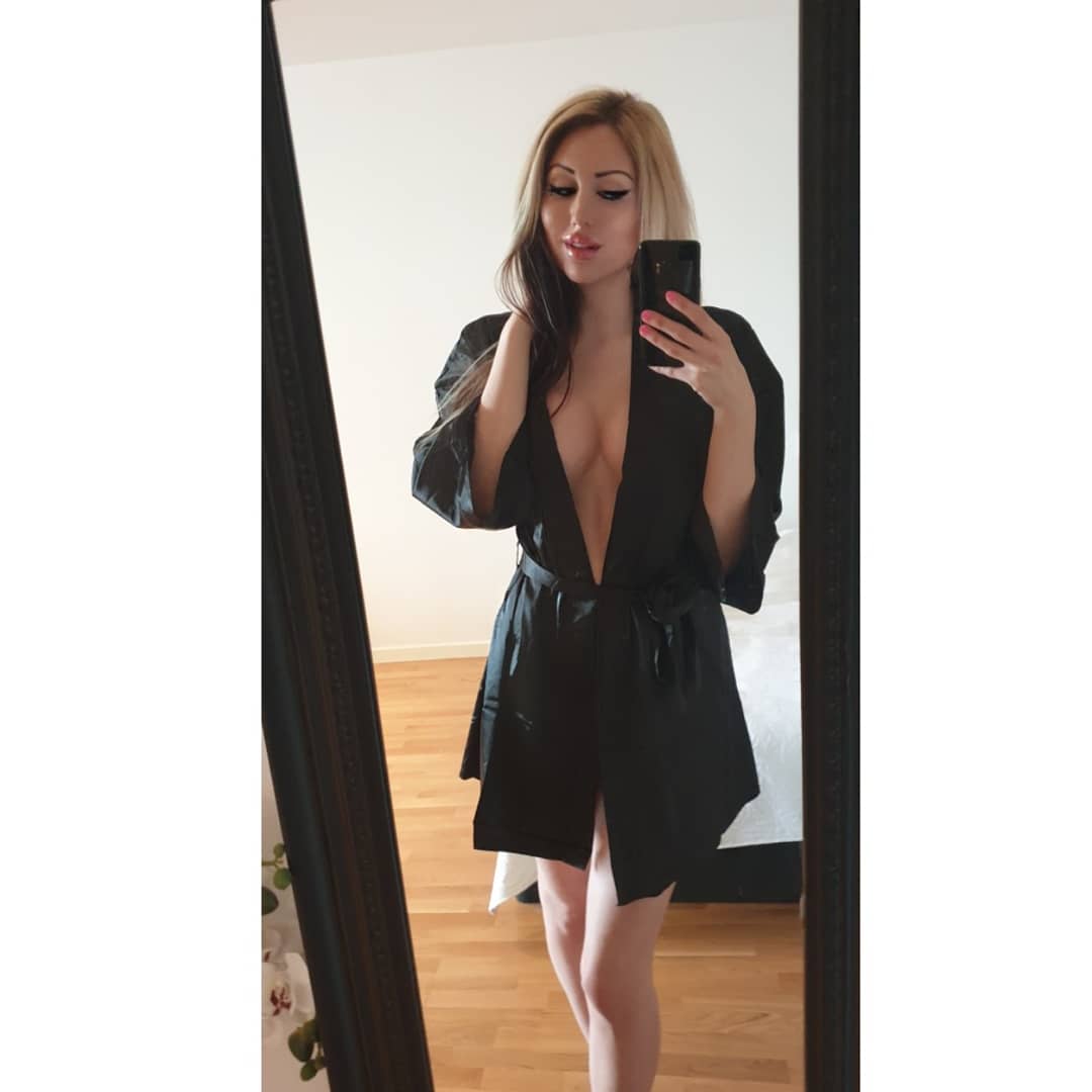 Novaflash_'s tweet photo. Happy tuesday to all you amazing people ❤ Lovely satin robe from Liviacorsetti 🥰 #livcocorsetti #liviacorsetti #blondynka
#ligia #satinrobe #satinfashion
#satindress #loungewear #igbaddies #satyna #styleinspo #blacksatin #nightoutfit #luxurystyle #ambassador #satinfashion https://t.co/pMV8t1Wlhl