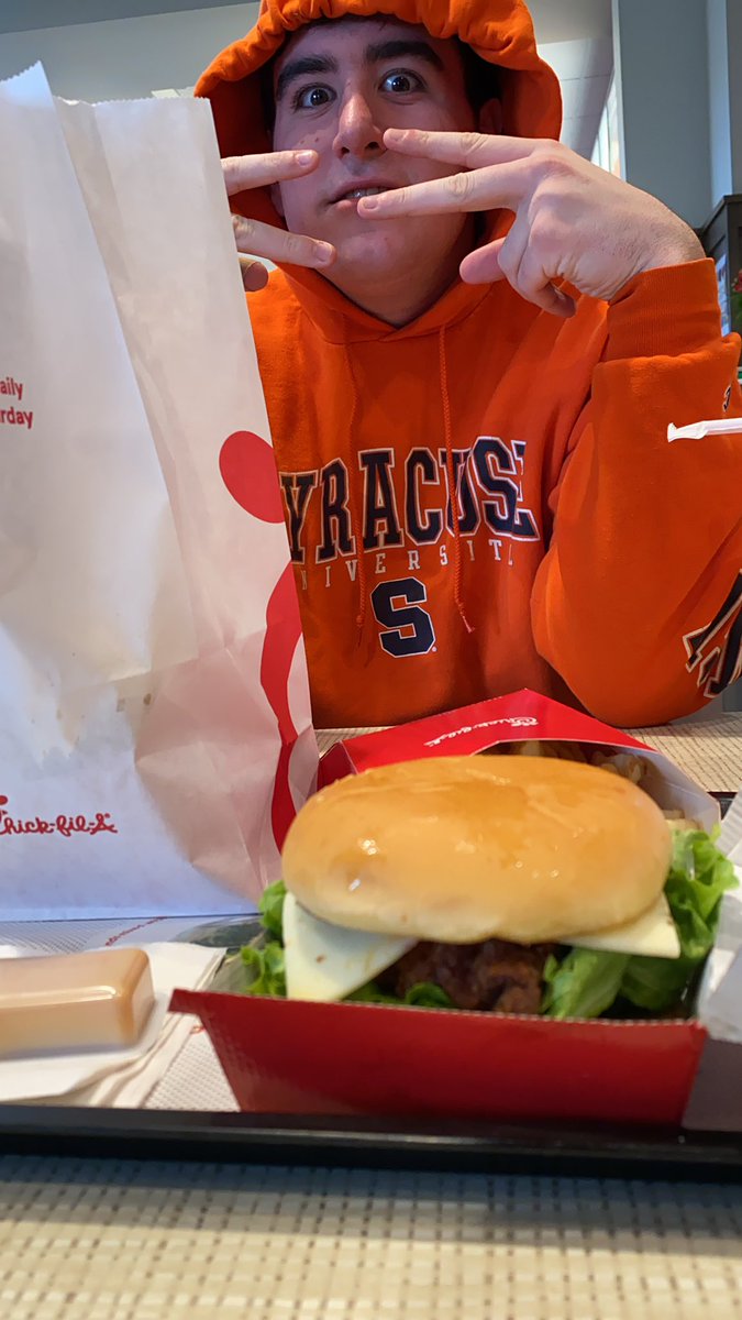 Cbunzzz's tweet photo. #CFACICERO @ChickfilA please sponsors me i live here https://t.co/T2JX0XeqUc