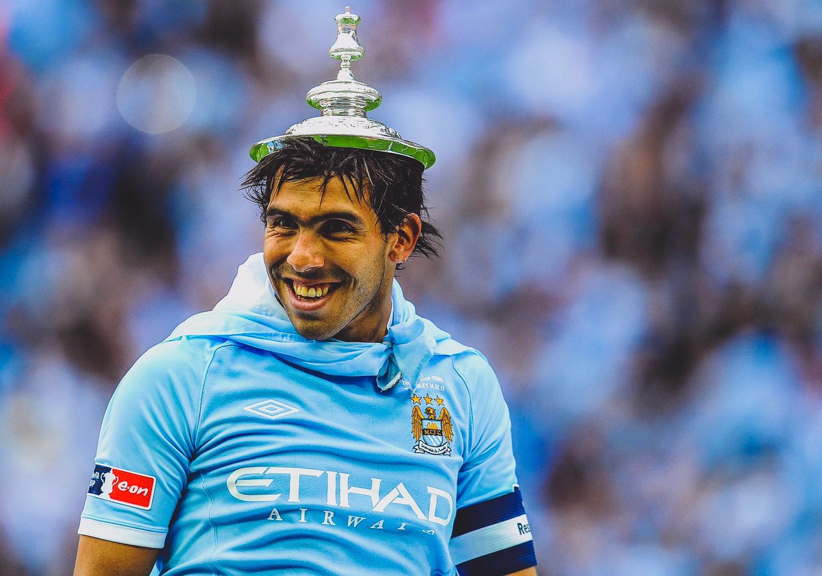 punks_dj's tweet photo. .
🎂 H A P P Y B I R T H D A Y 🎂 .
.
👑💙💛CARLITOS TEVEZ 💛💙👑
.
.
#stayblessed #champ #legend #pacemachine #myhero #elapache #loveu 💞 @CarlosTevez3210 💛👑💙 https://t.co/XPIcoFMwd5