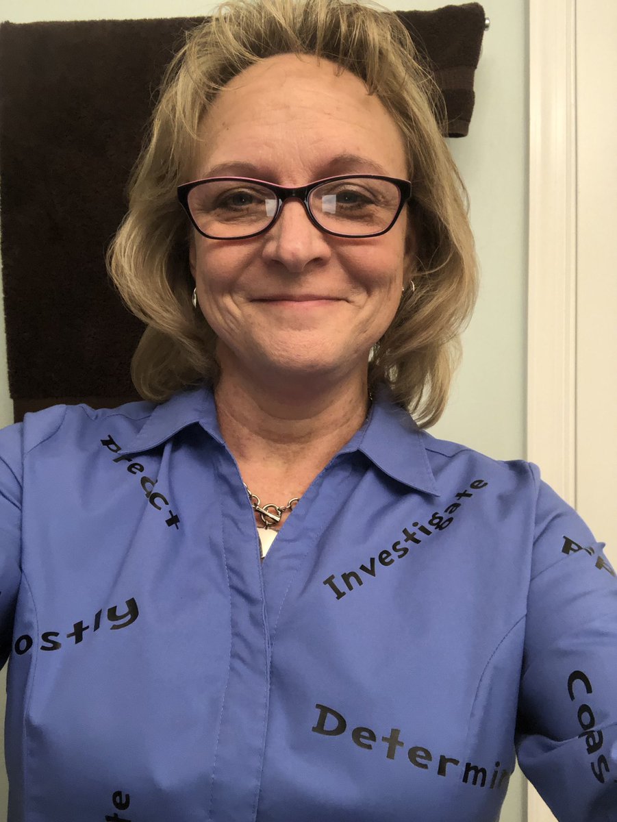 cdpilger's tweet photo. Shirts with words day @DSASTEM ! #readsmore #dsaleadstheway https://t.co/35T6Qf3LUx