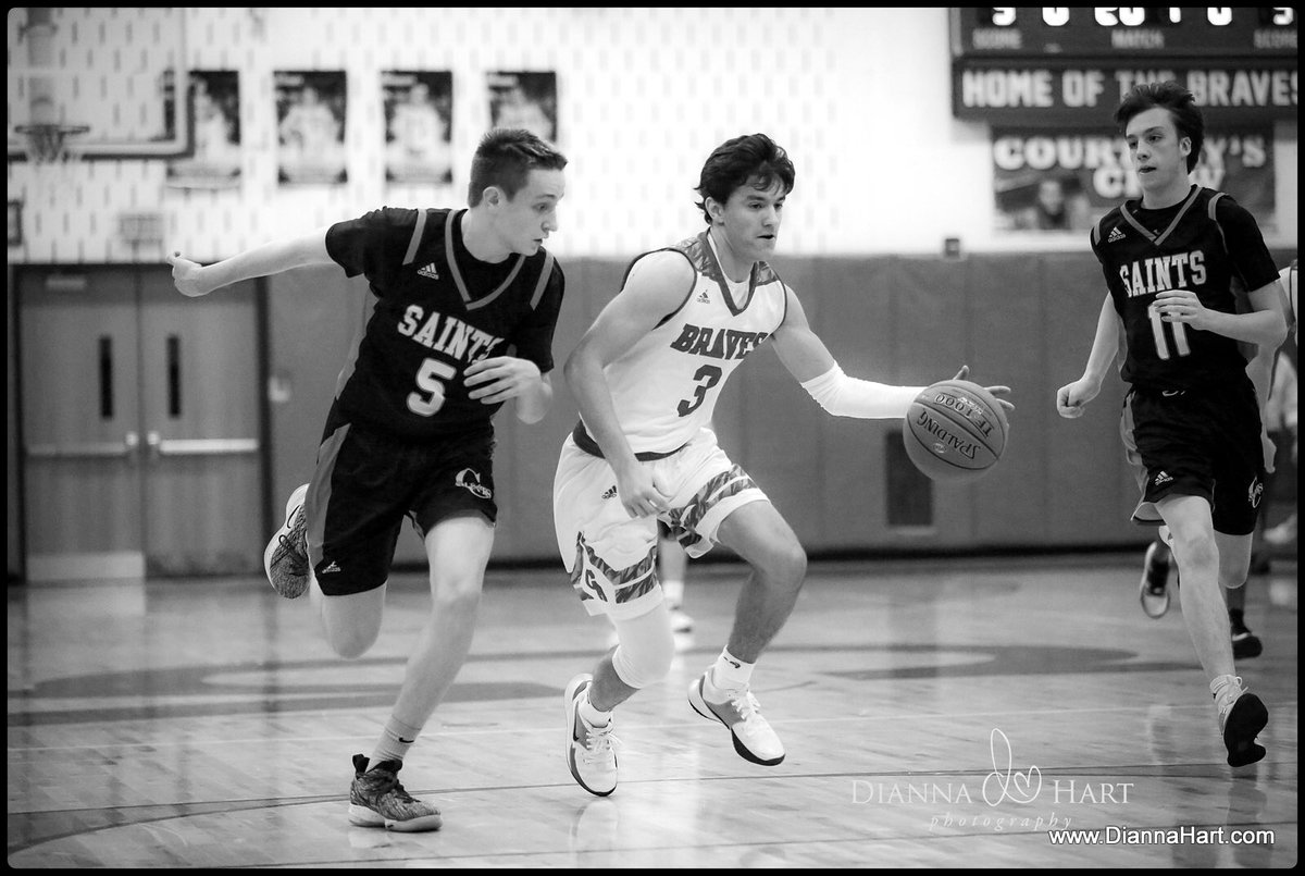 DiannaHartPhoto's tweet photo. Great game last night for Casey! @caseyherod #36points @CABravesSports #hoops #canandaiguaacademy @DiannaHartPhoto https://t.co/p1erEiCXK9