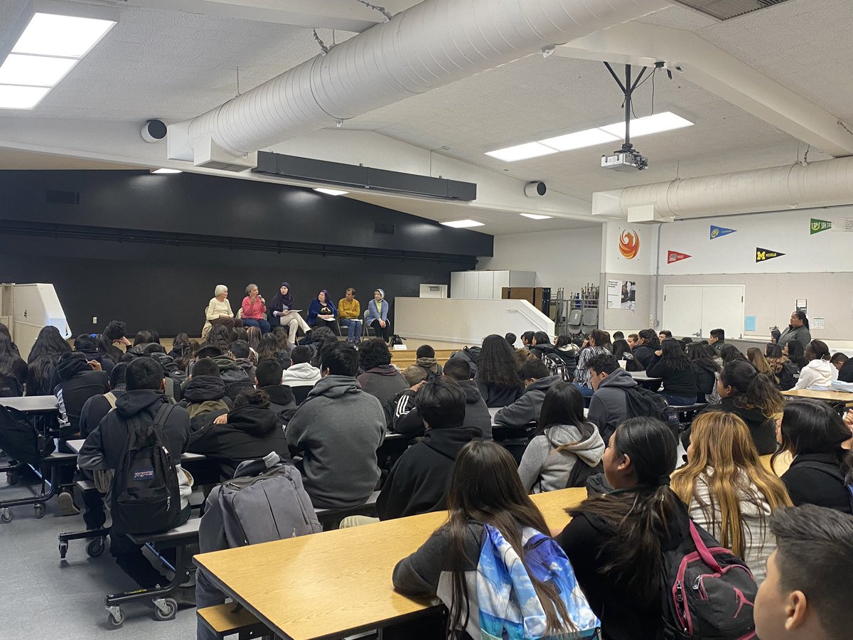 MsGrunewald's tweet image. Grateful for the work @maimonaberta has done to organize our second interfaith panel with @ING_org for our 7th grade #humanities #PBL murals for peace #fmslearning @AlumRockUnion #alumROCKit #dpvils