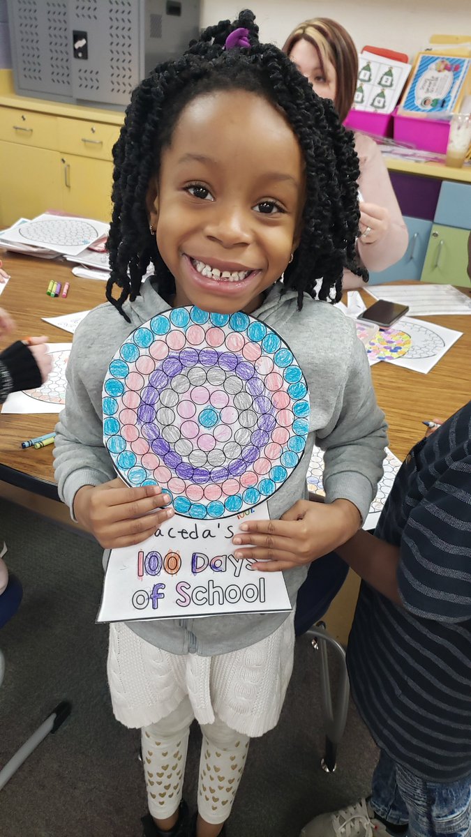 life_kinder's tweet photo. Growing our brains for 100 days in kindergarten! #kindergarten #reynproud @dr_tbaker @MsWalker_FR https://t.co/kqrHbMEh68