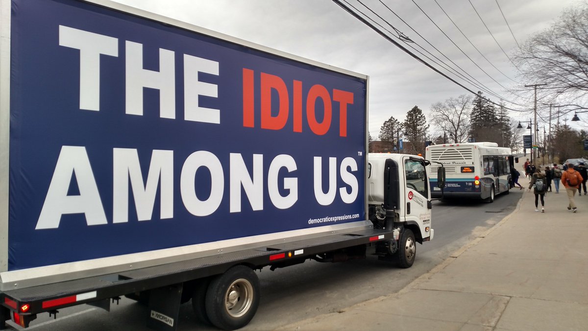 mobileadguy's tweet image. The Idiot Among Us visits UNH, Durham NH.

#TheIdiotAmongUs #nhpolitics #Vote