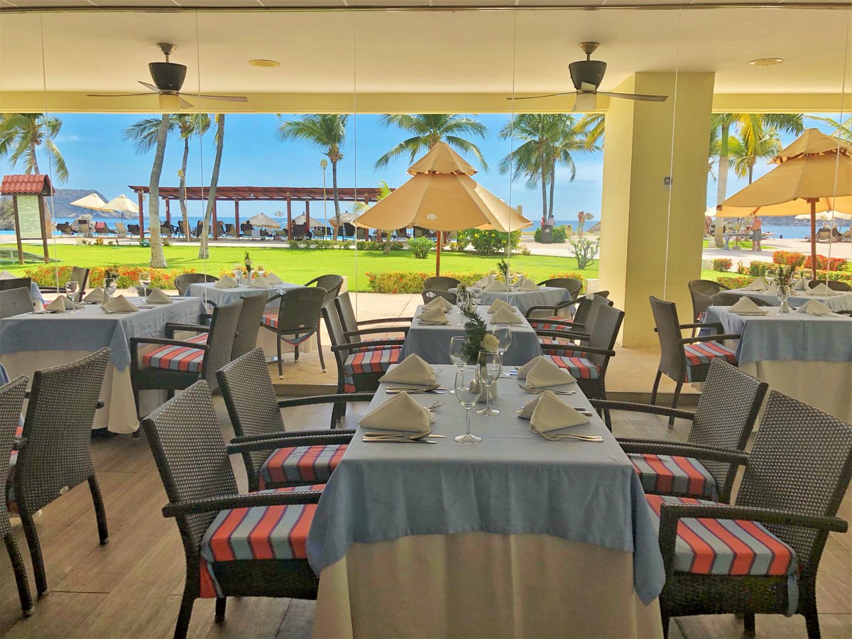 🍽 Abierto para desayuno, almuerzo o cena, nuestro restaurante buffet World Café le espera con deliciosas opciones culinarias y nuestro característico servicio y hospitalidad. bit.ly/DreamsHuatulco… #DreamsHuatulco