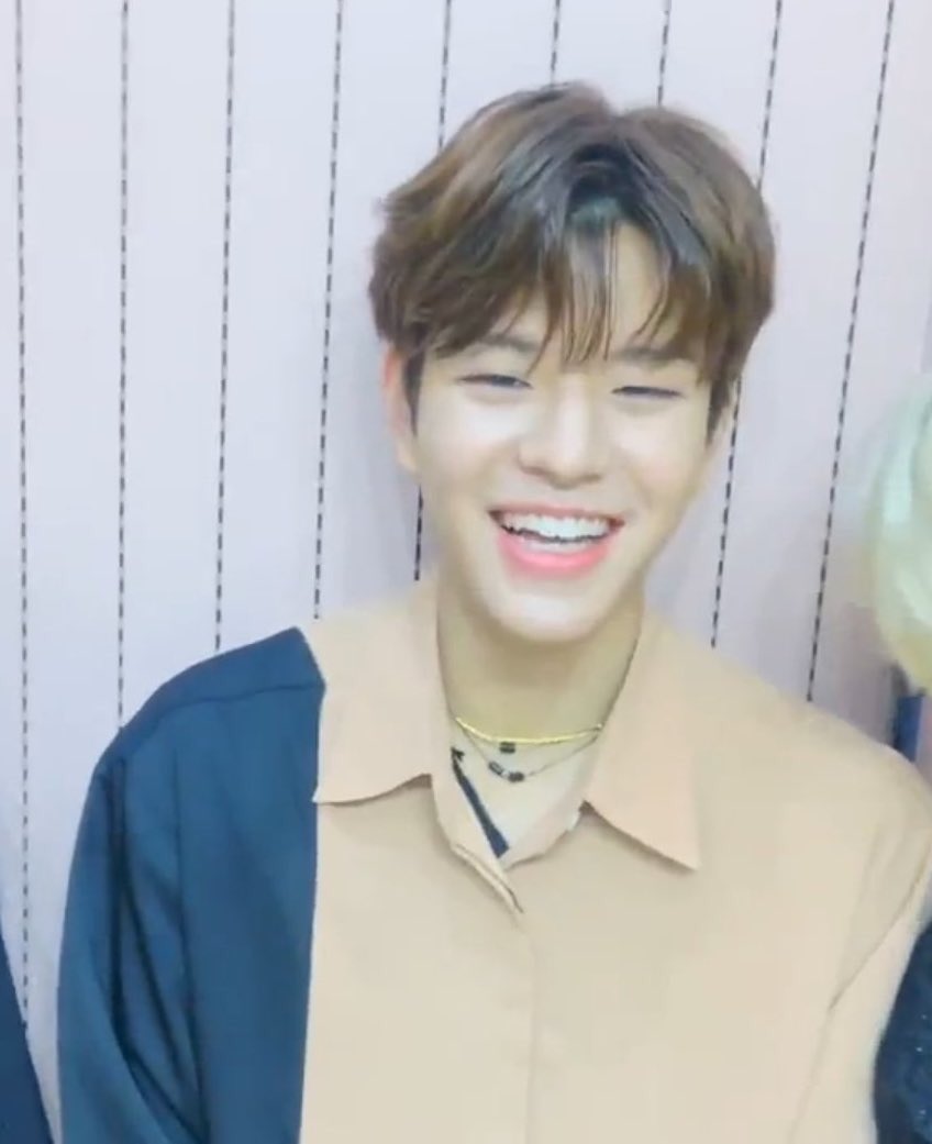 — 200204  ↳ day 35 of 366 [♡]; dear seungmin, today i have been watching all day stray kids content and honestly i’m in my missing ot9 hours, anyways i hope you’re having fun with the members in the usa now, i love you from the bottom of my heart my little guardian angel