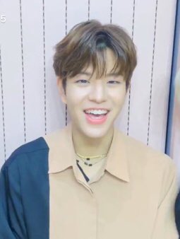 — 200204  ↳ day 35 of 366 [♡]; dear seungmin, today i have been watching all day stray kids content and honestly i’m in my missing ot9 hours, anyways i hope you’re having fun with the members in the usa now, i love you from the bottom of my heart my little guardian angel