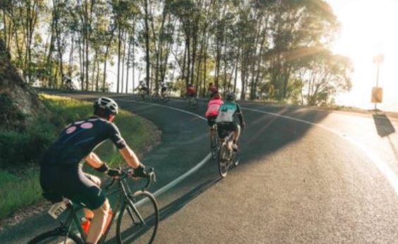 MelbourneBikeTC's tweet photo. "We chatted with some riders who have recently visited Bright and are encouraging the riding community to #RollOnBack to bushfire-affected towns this summer." https://t.co/bXvGjgJVRy https://t.co/SKdWqSf31Y