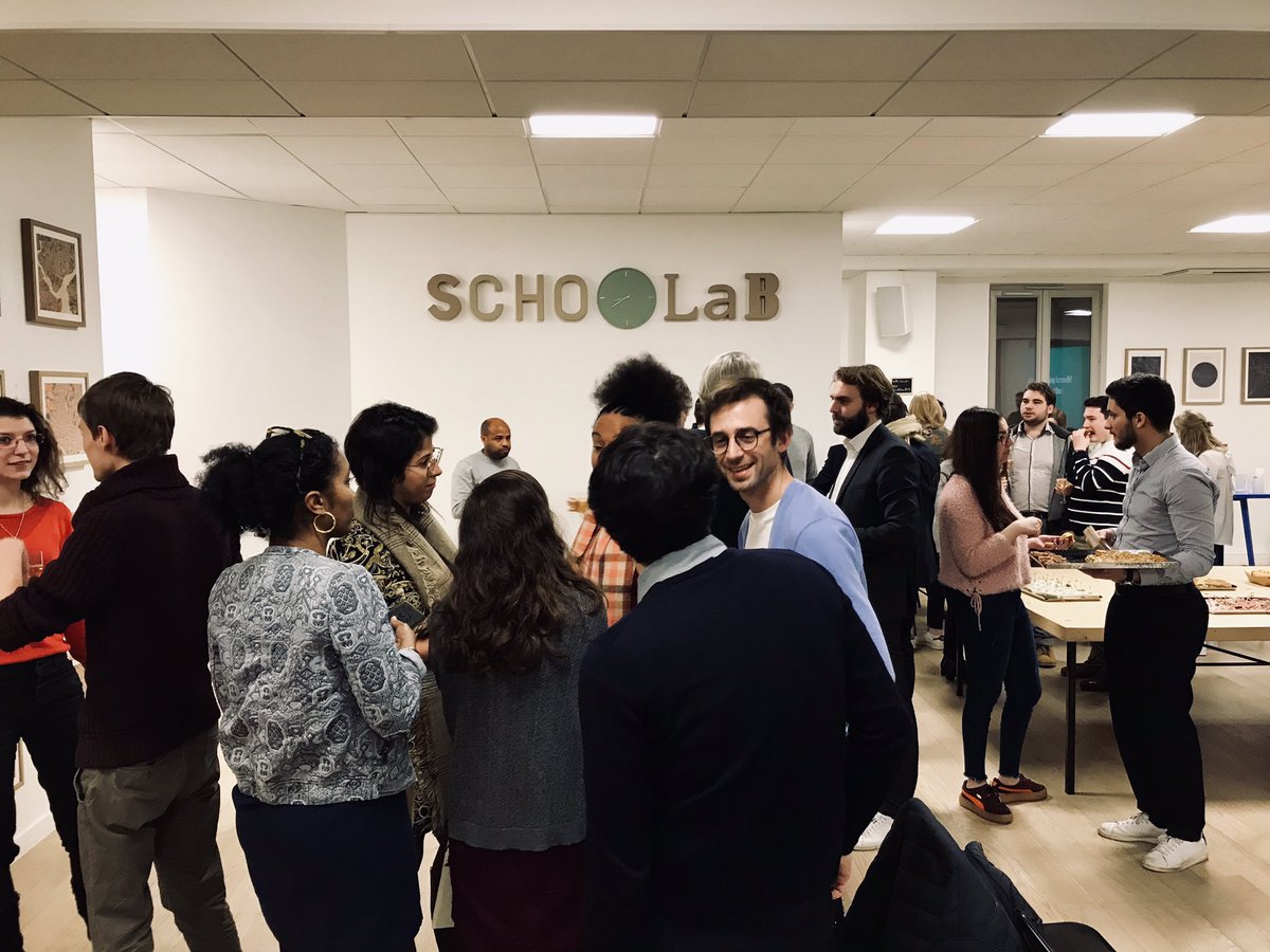 CometByExtia's tweet photo. La soirée continue pour la Comet’ #Ferro et la cinquantaine de participants ayant répondu présents 🥂🥪 https://t.co/ebTFX4TSqc