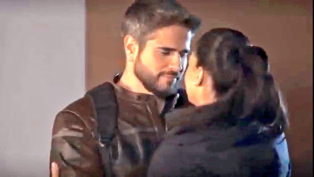 DaniArenasCol's tweet photo. #CollagesyCapturas #7Parte #MejoresMomentos #DavidYRegina #Davina 💏💘💗 @DanArenas @liviabritoof #Capitulo61 @MedicosOf #MedicosLineaDeVida #ConLasEstrellas #TeamDavina 😍❤😘🥰🌞🌈🌻🌹 https://t.co/Ruchoo1wco