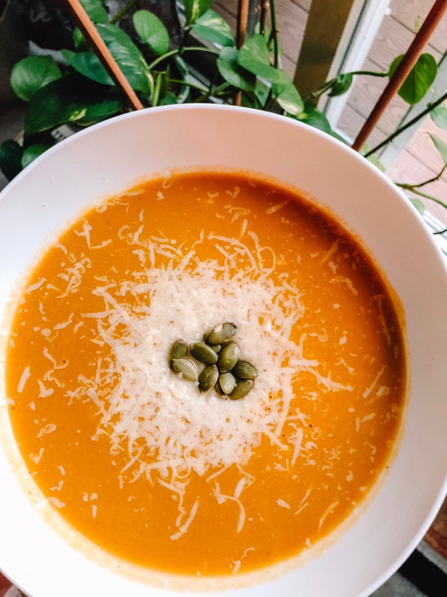 medlieveggies's tweet photo. A warm hug in a bowl: Butternut Cinnamon with Collagen plus shaved parmesan cheese and pepitas! 🧡⁠
⁠
📷 @foodieforcrohnies! https://t.co/Gvl6rvgF3z