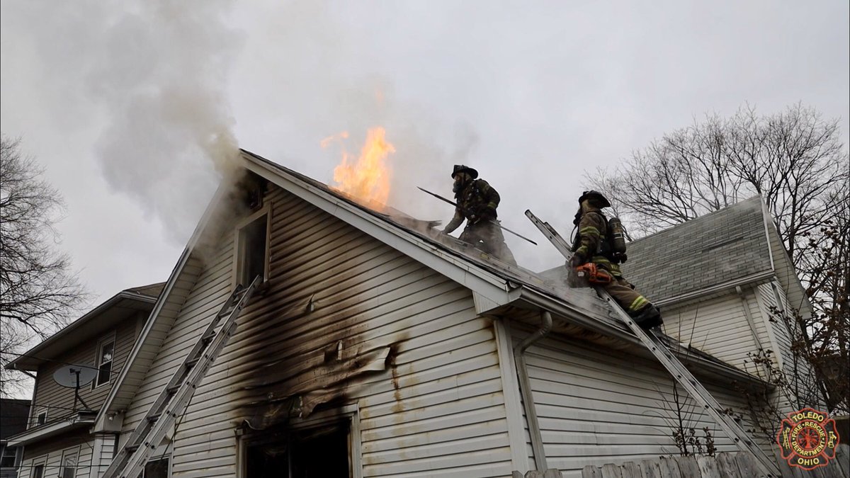 ToledoFire's tweet photo. Over a 72 hour period from Friday, Jan 31 through Sunday, Feb 2, your #ToledoFirefighters responded to a total of 476 calls for service. 431 EMS incidents. 45 fire incidents with 8 working structure fires. Great work by all on-duty crews! #toledofire https://t.co/g93B1jp2vA